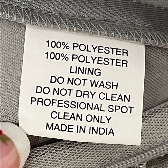 Mac Duggal 9237 High Neck Flutter Cap Long Sleeve Tiered Embellished Gown Sz 8 - Picture 12 of 13